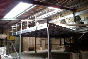 Construction mezzanine métallique, plateforme industrielle métallique